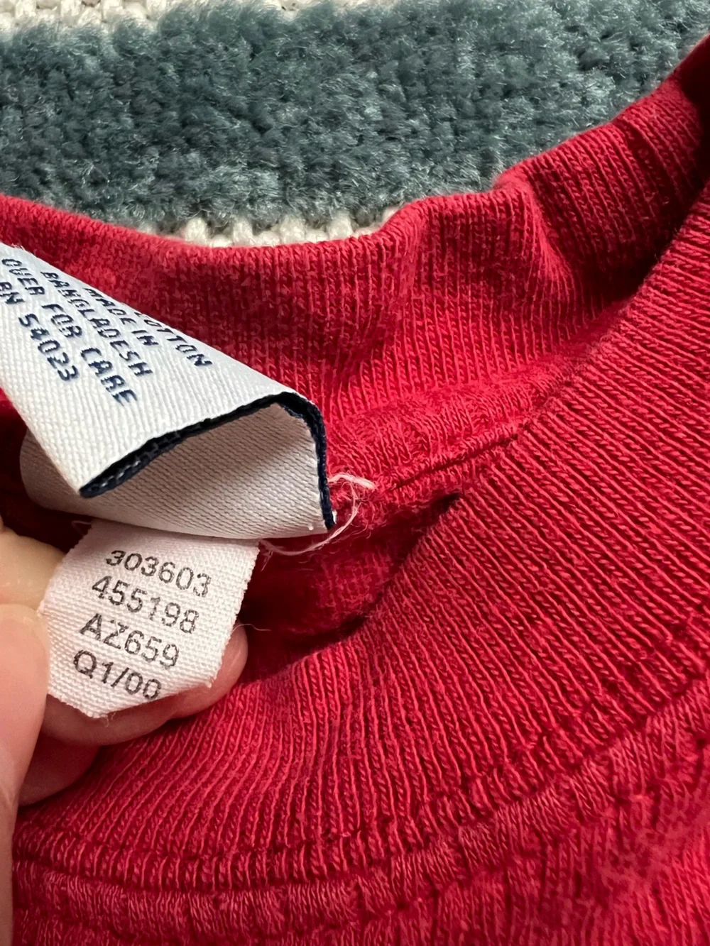 Vintage 2000 Old Navy Red/Navy T-Shirt size 4/5